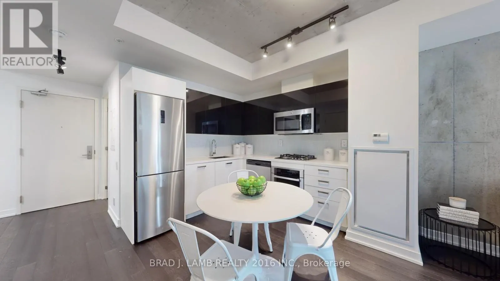 518 - 39 BRANT STREET W