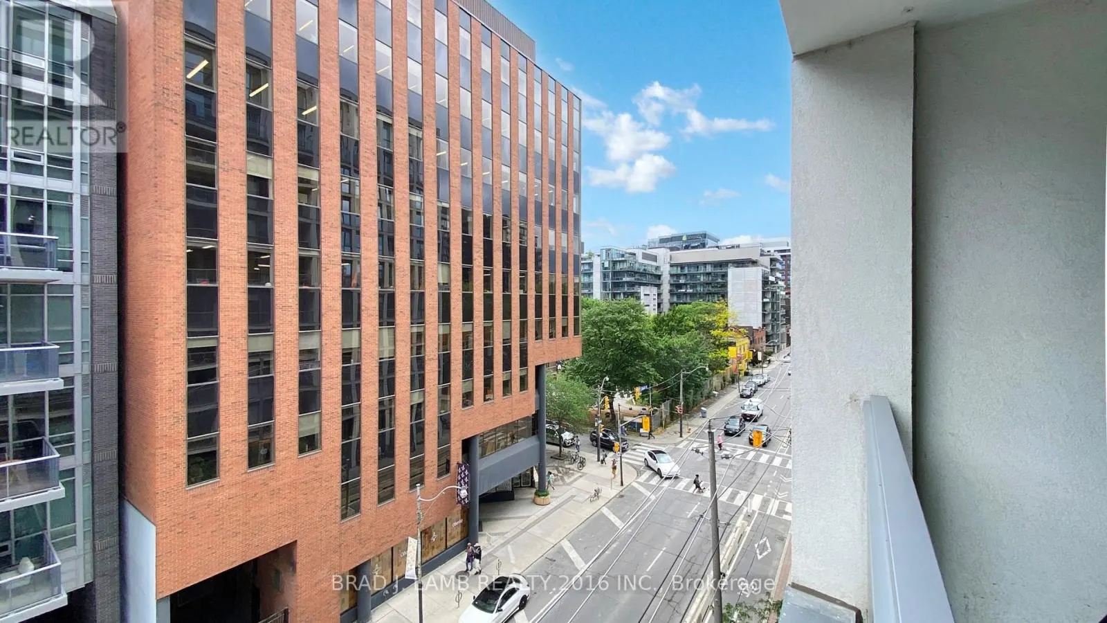 518 - 39 BRANT STREET W