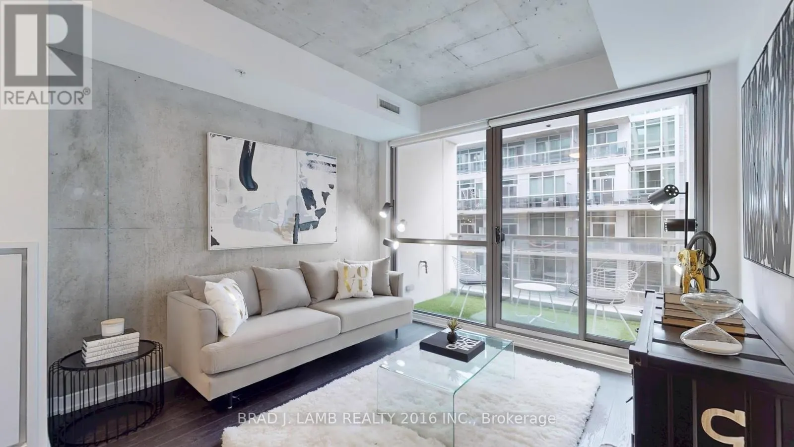 518 - 39 BRANT STREET W