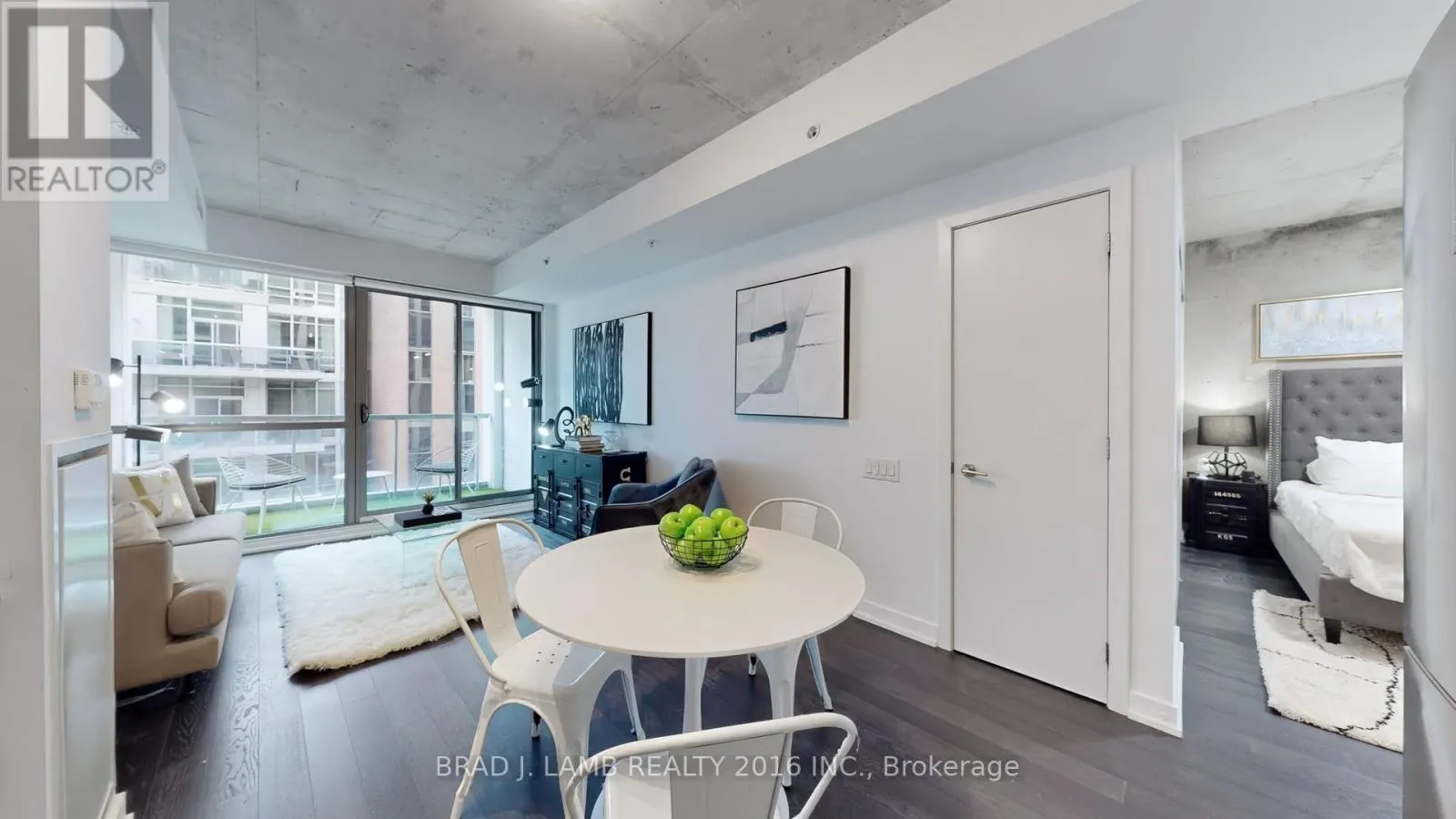 518 - 39 BRANT STREET W