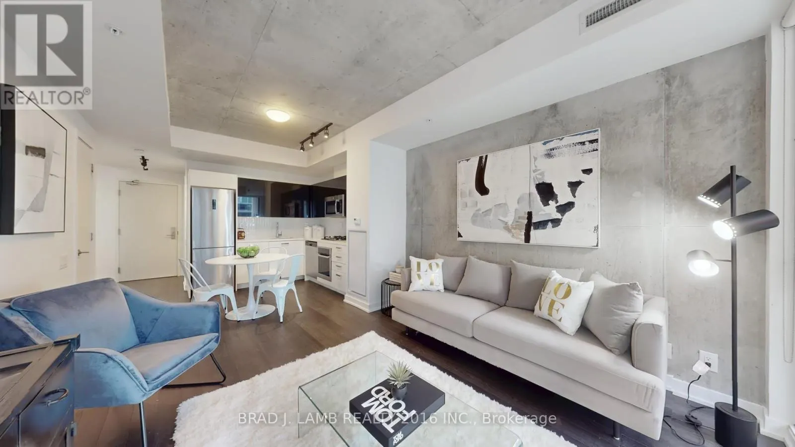 518 - 39 BRANT STREET W