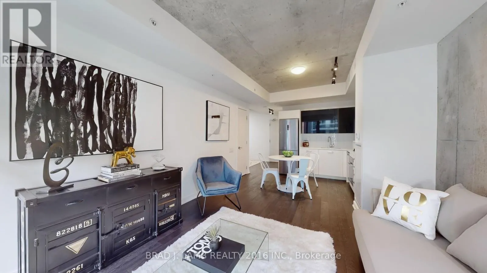 518 - 39 BRANT STREET W