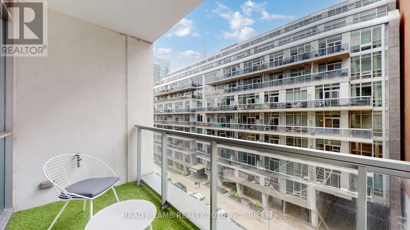 518 - 39 BRANT STREET W