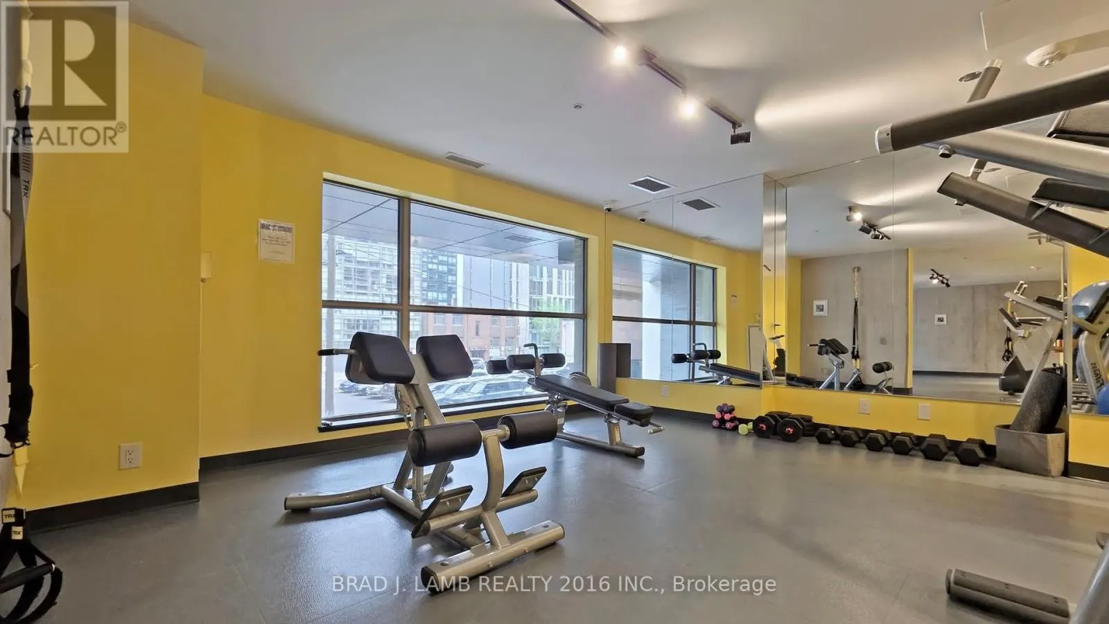 518 - 39 BRANT STREET W