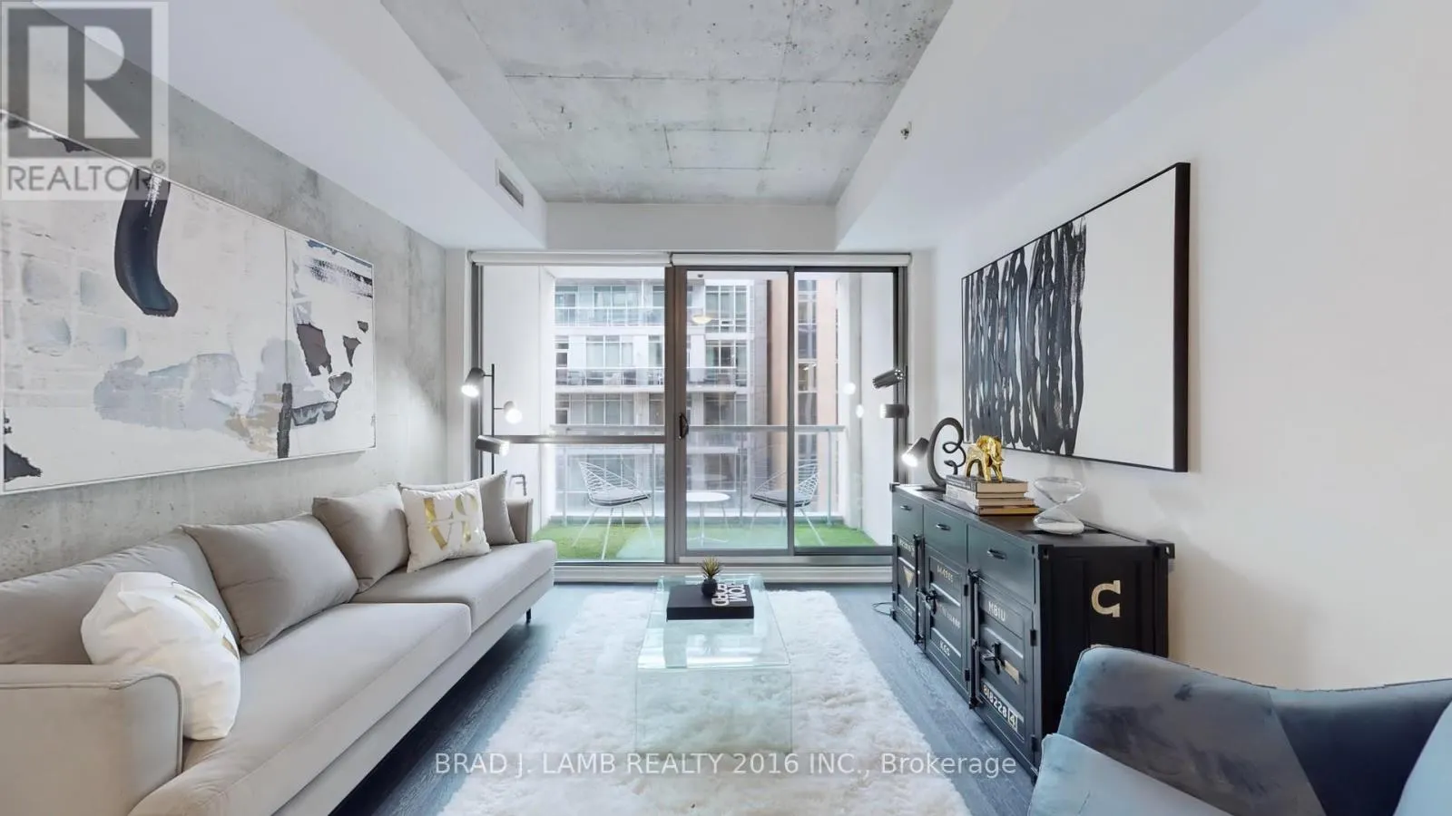 518 - 39 BRANT STREET W