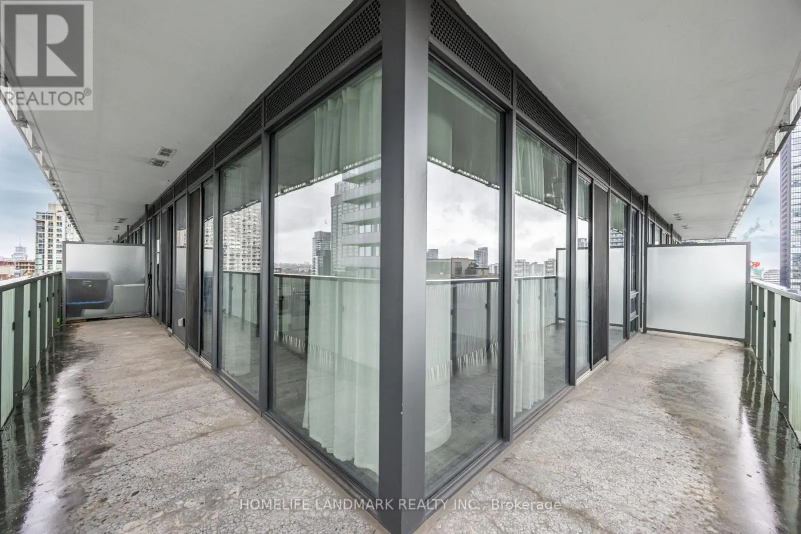 2305 - 50 CHARLES STREET E