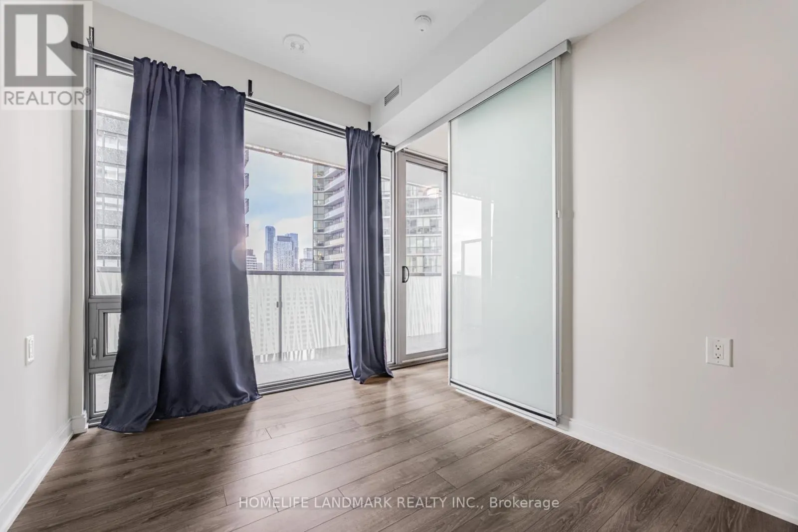 2305 - 50 CHARLES STREET E