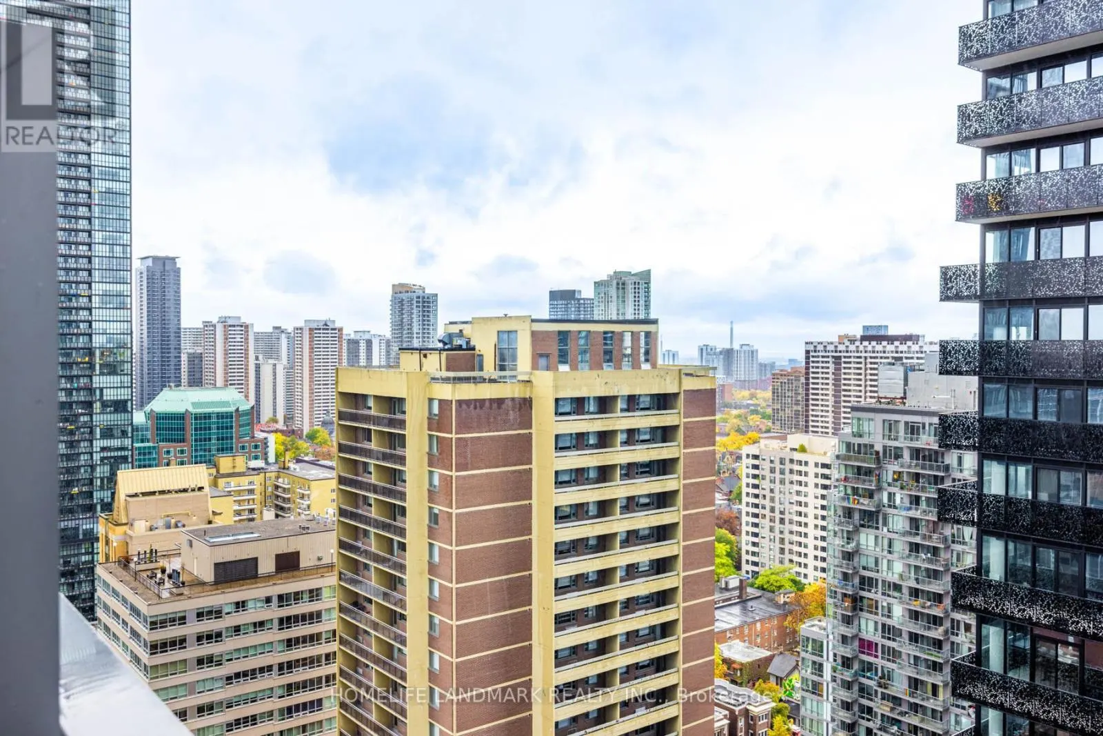 2305 - 50 CHARLES STREET E