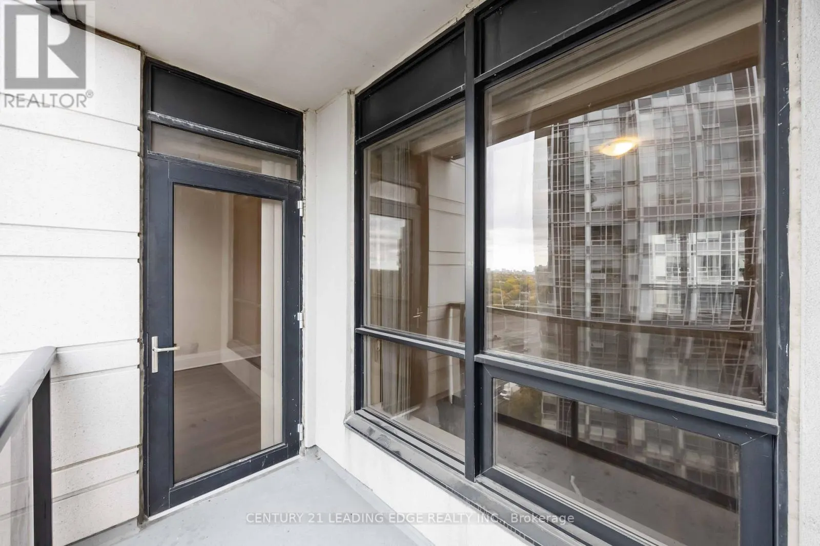 1220 - 100 HARRISON GARDEN BOULEVARD