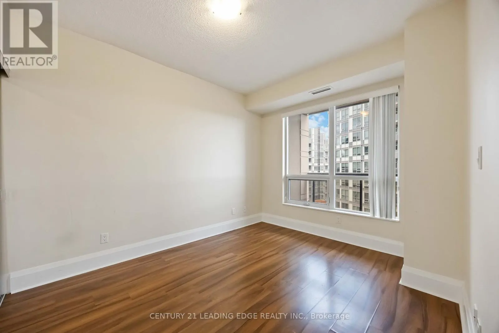 1220 - 100 HARRISON GARDEN BOULEVARD