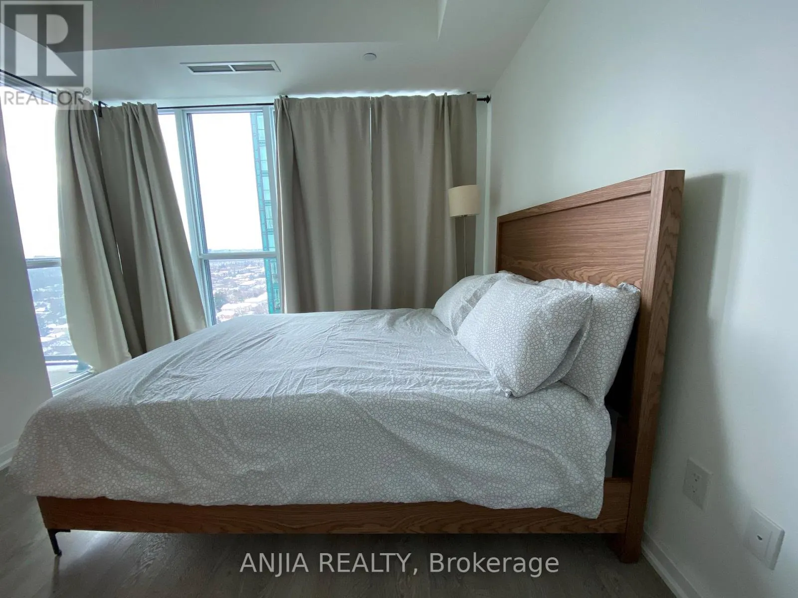 2104 - 9 BOGERT AVENUE