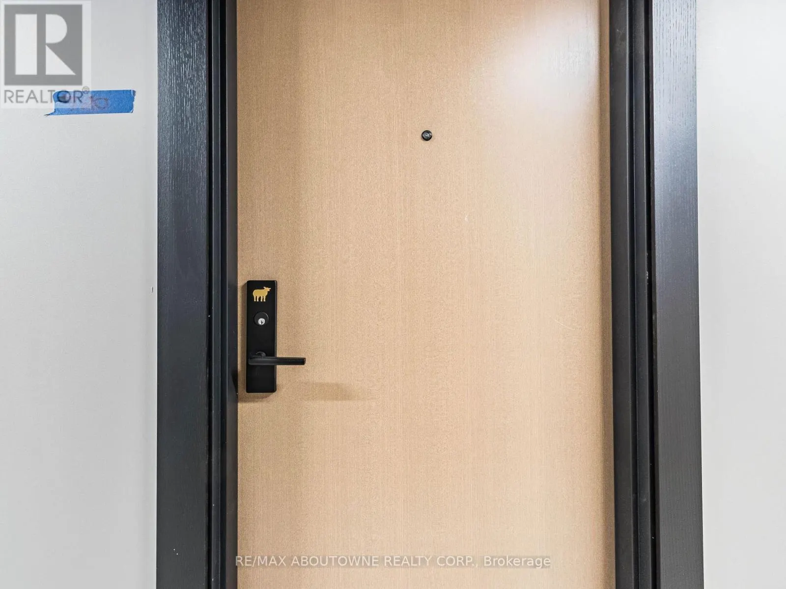 720 - 195 MCCAUL STREET