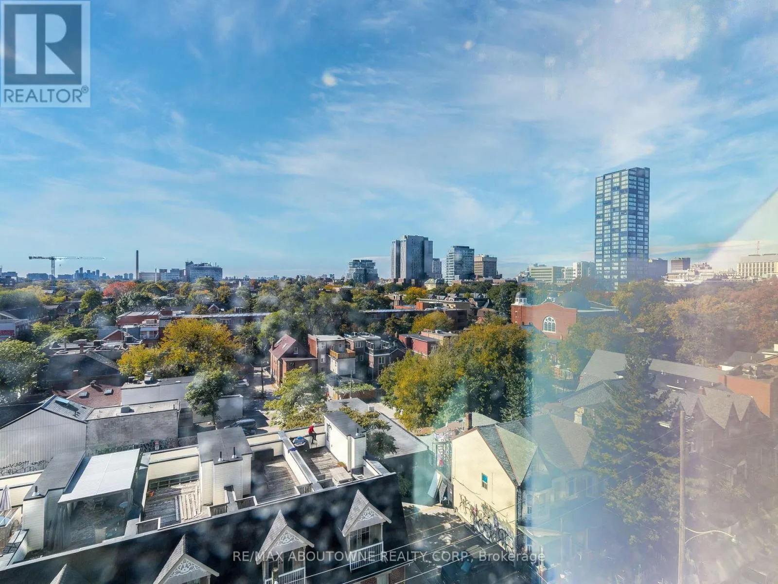 720 - 195 MCCAUL STREET