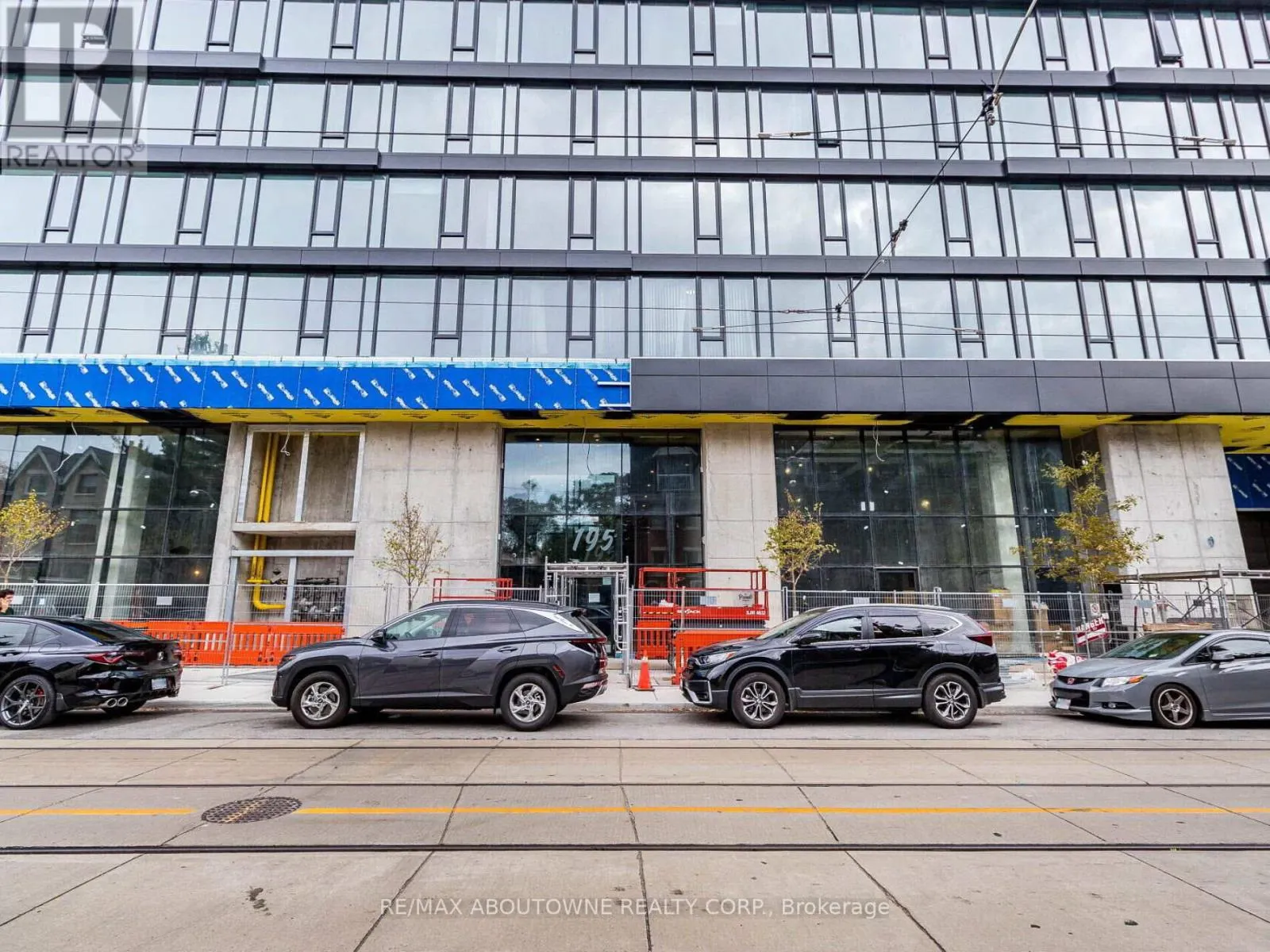 720 - 195 MCCAUL STREET