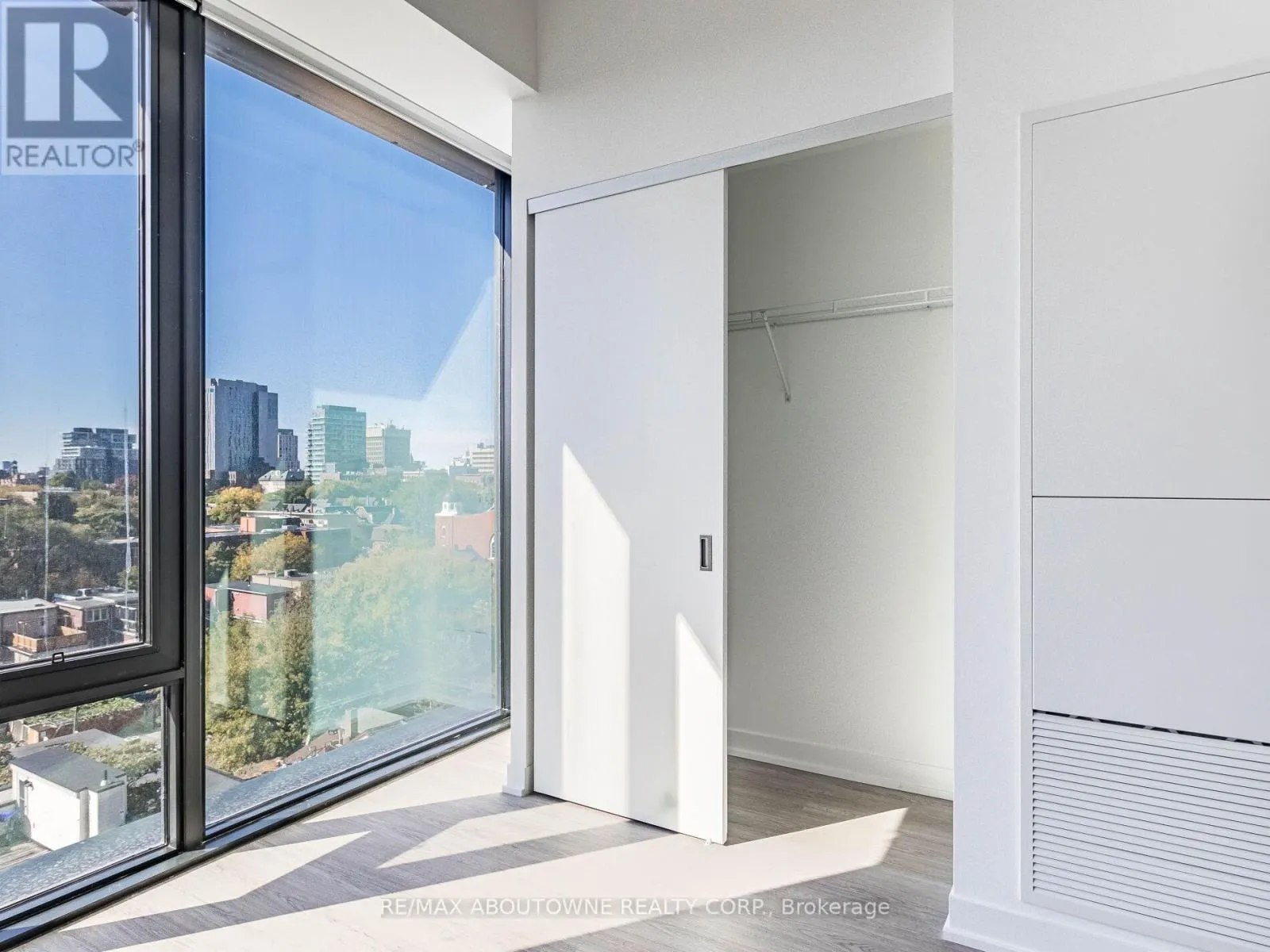 720 - 195 MCCAUL STREET