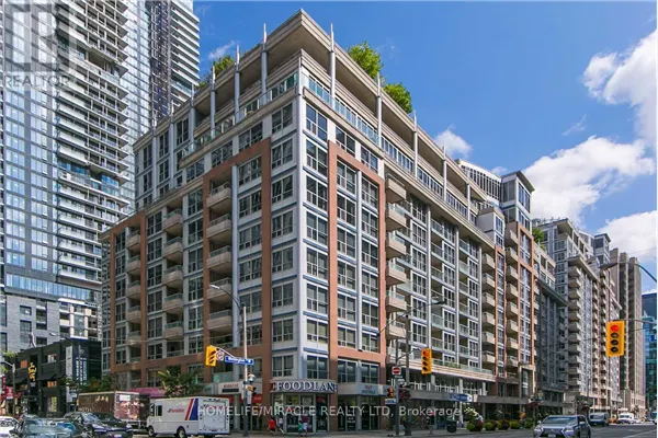 PH09 - 270 WELLINGTON STREET W