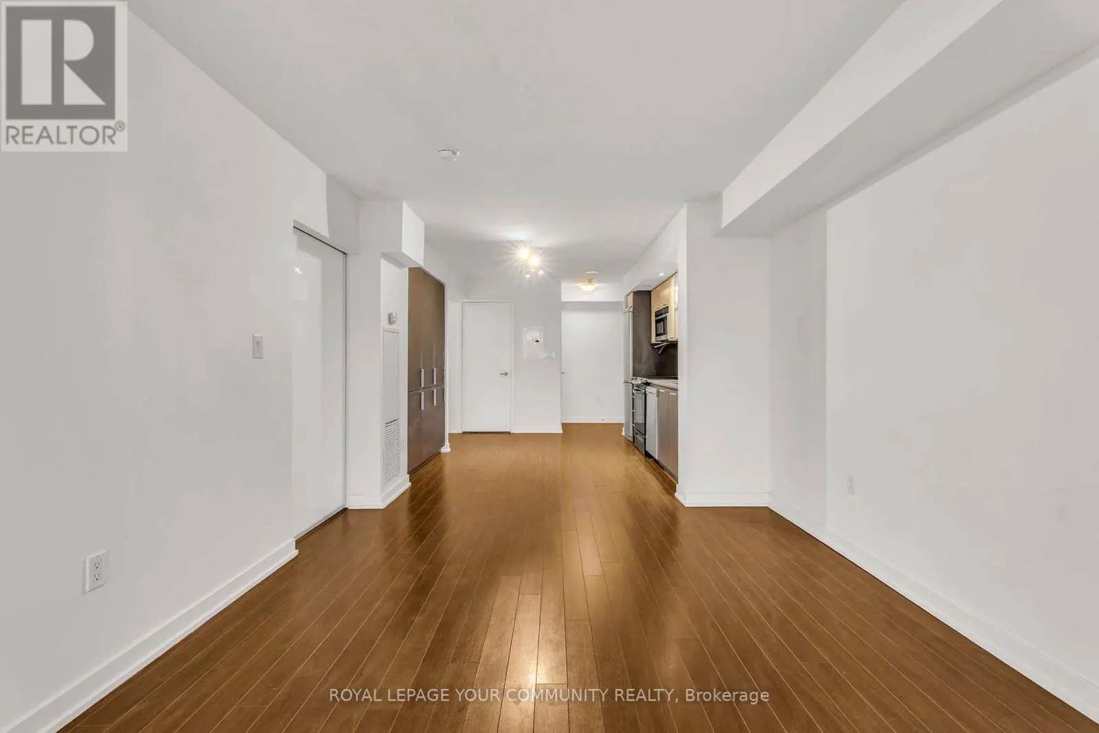 2111 - 25 CAPREOL COURT