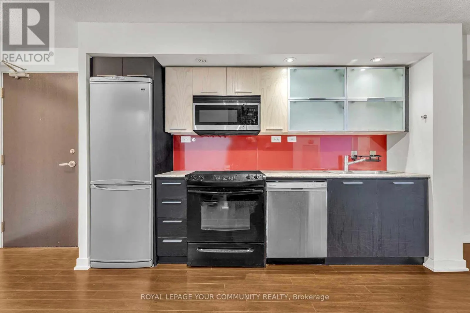 2111 - 25 CAPREOL COURT