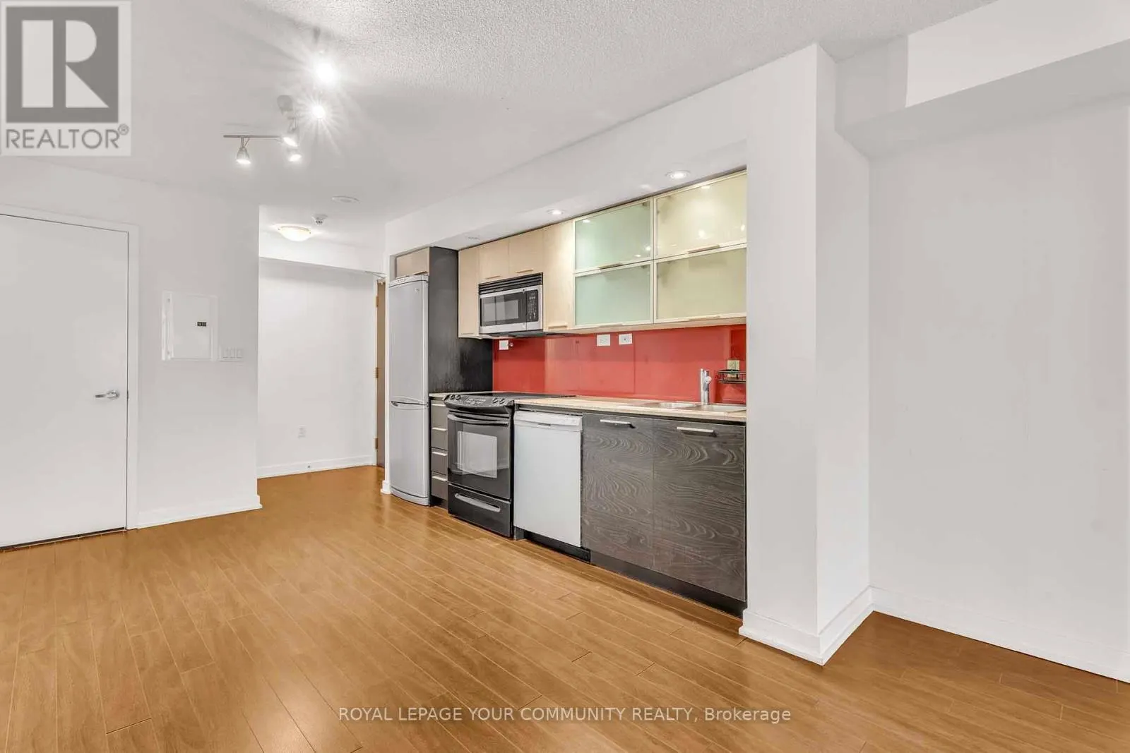 2111 - 25 CAPREOL COURT