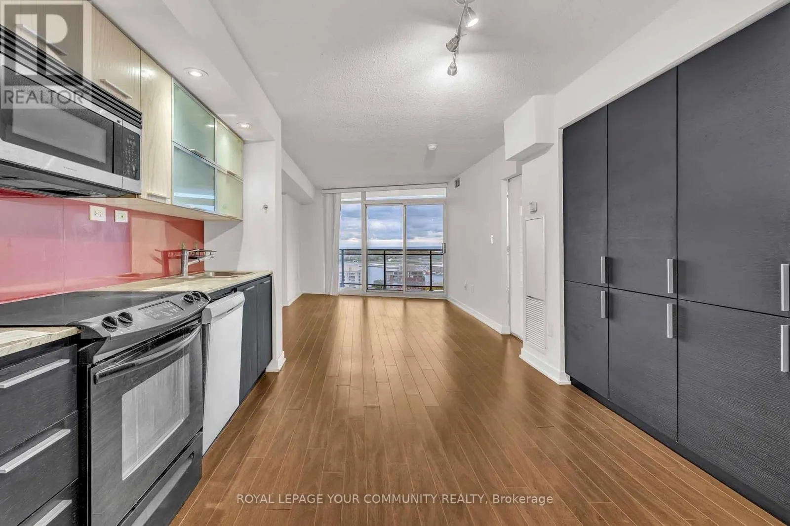 2111 - 25 CAPREOL COURT