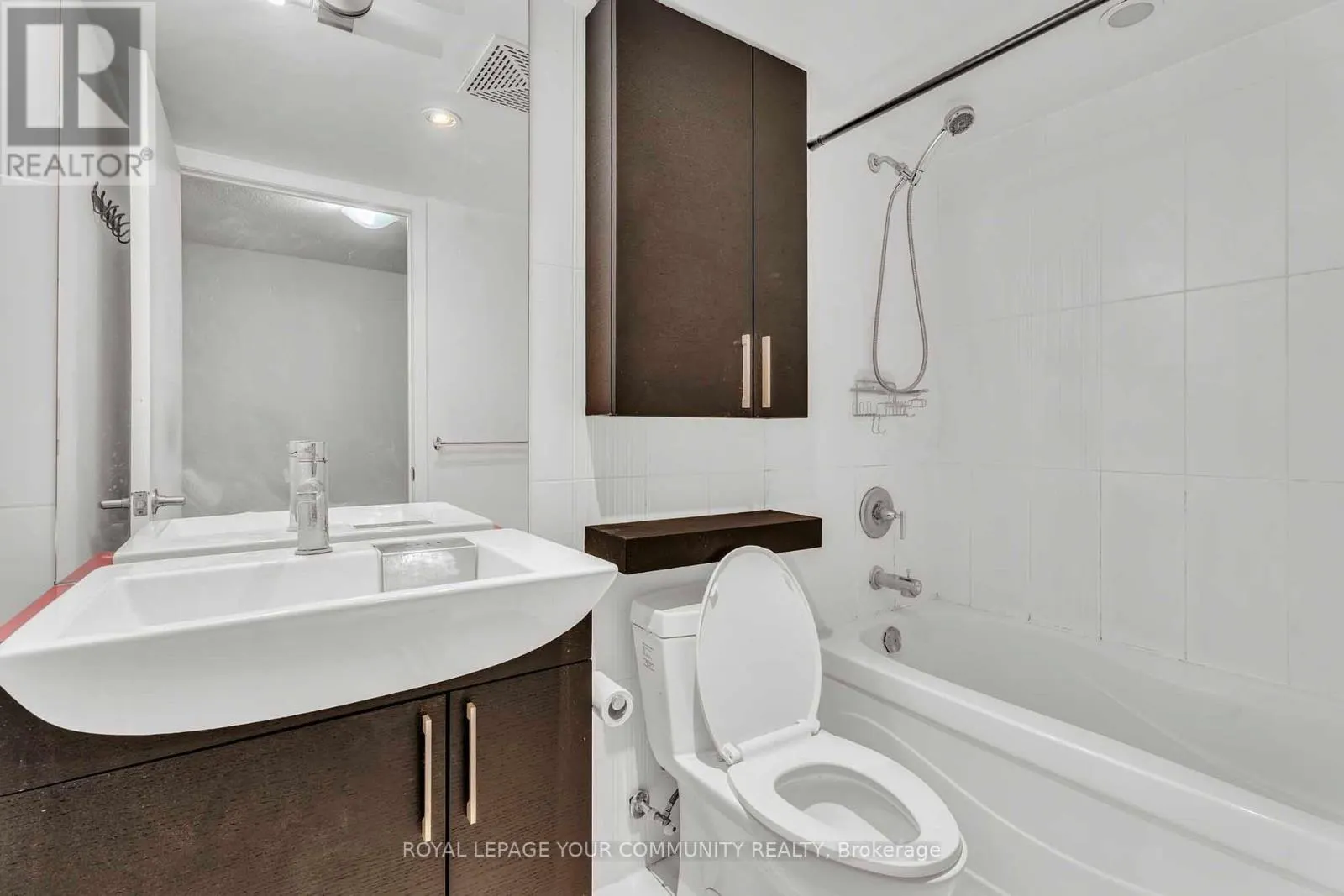 2111 - 25 CAPREOL COURT