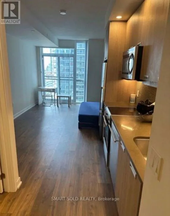 2106 - 99 JOHN STREET