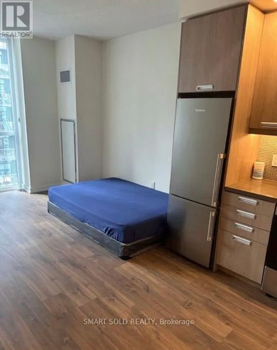 2106 - 99 JOHN STREET