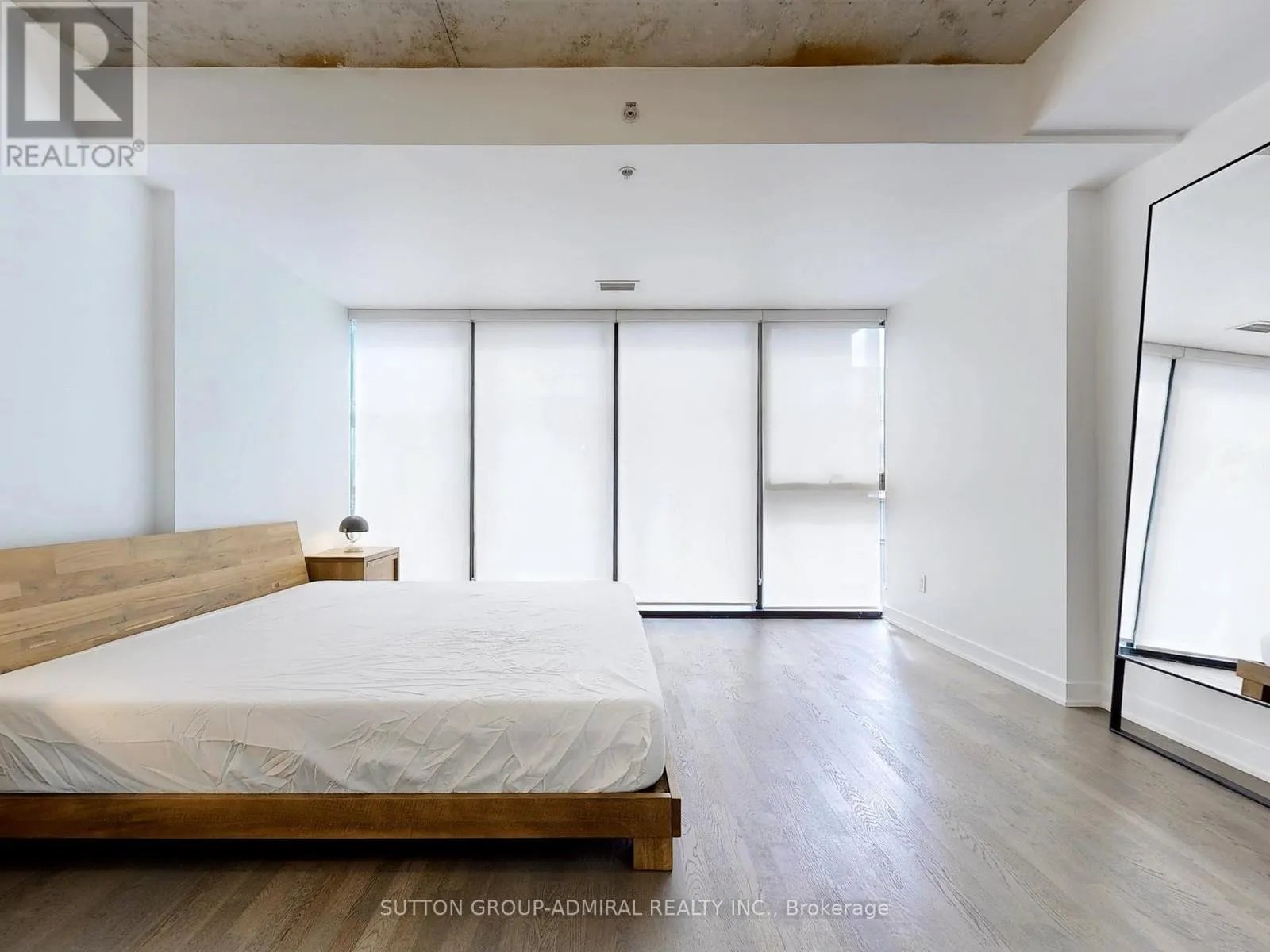 410 - 629 KING STREET W