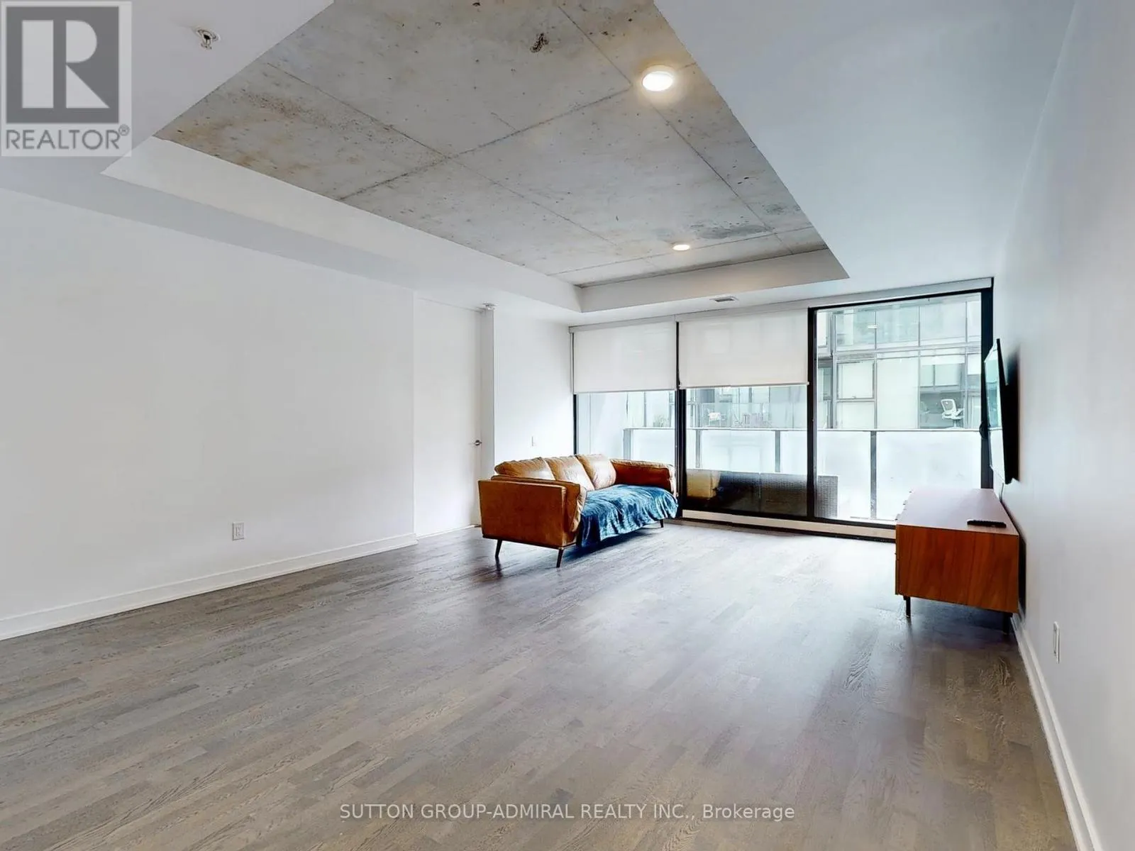 410 - 629 KING STREET W