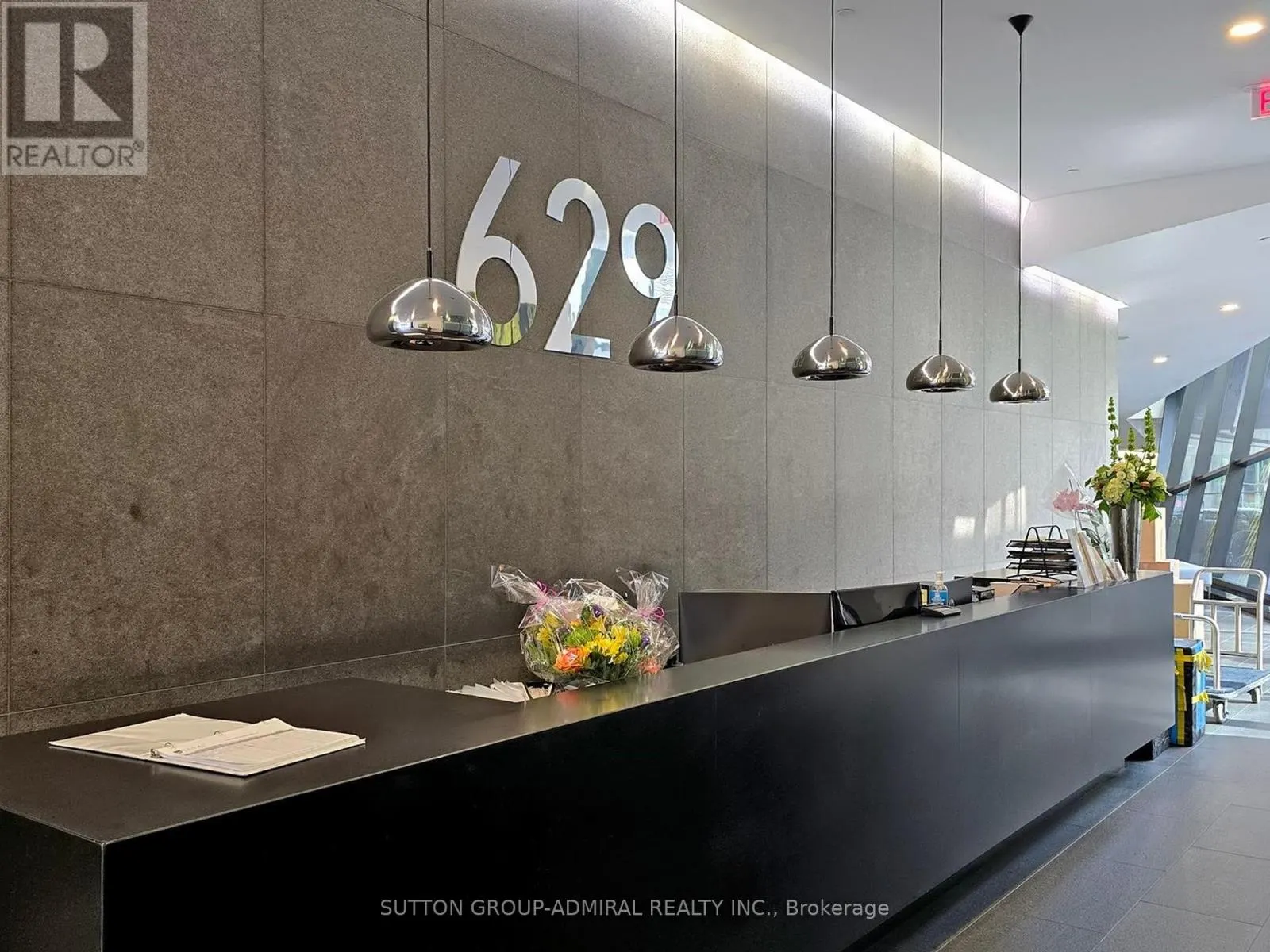 410 - 629 KING STREET W