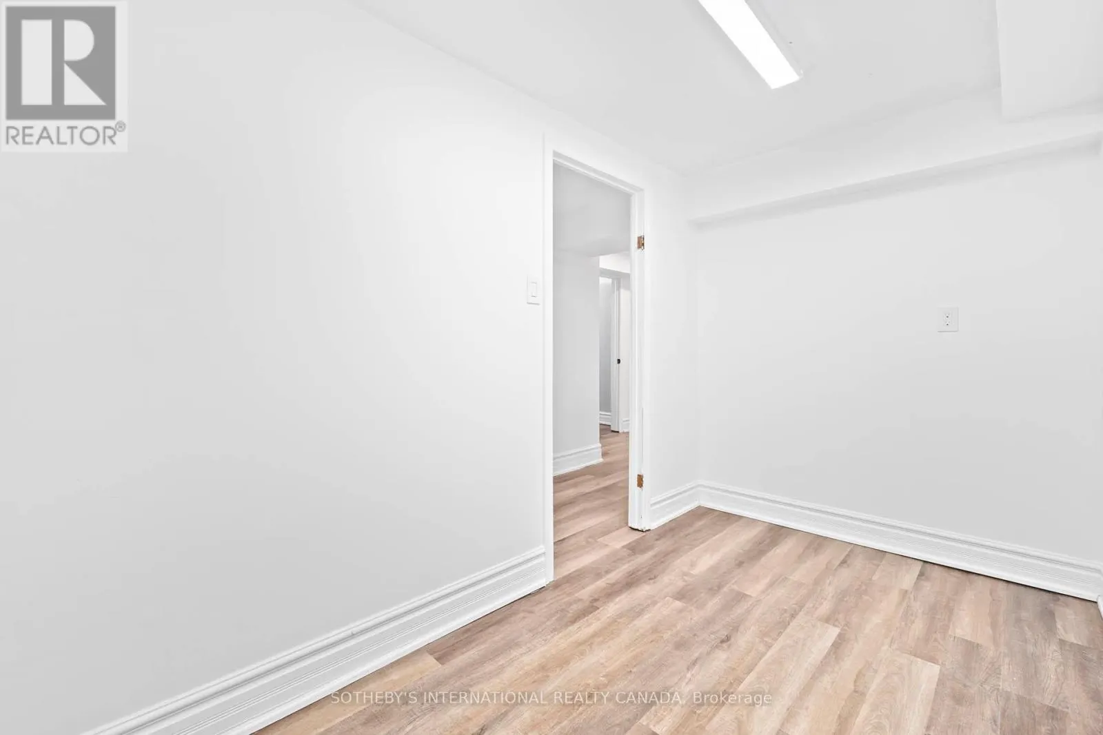 108 LYNEDOCK CRESCENT