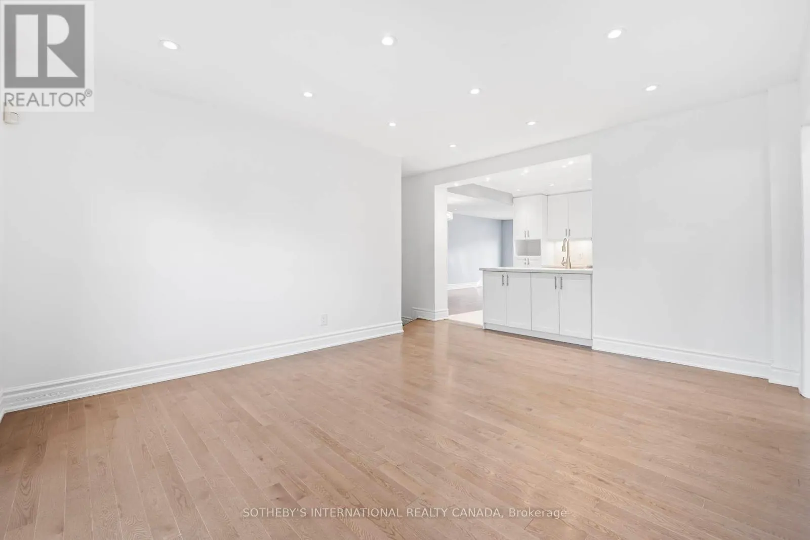 108 LYNEDOCK CRESCENT