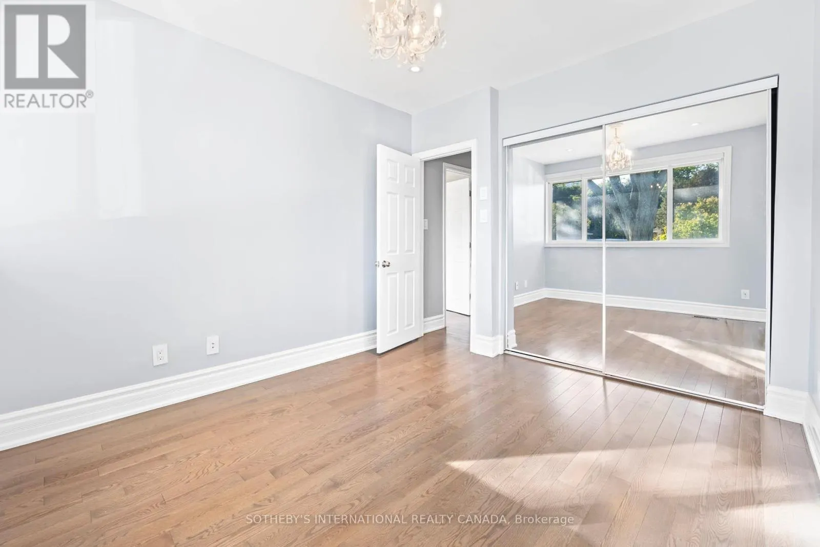 108 LYNEDOCK CRESCENT