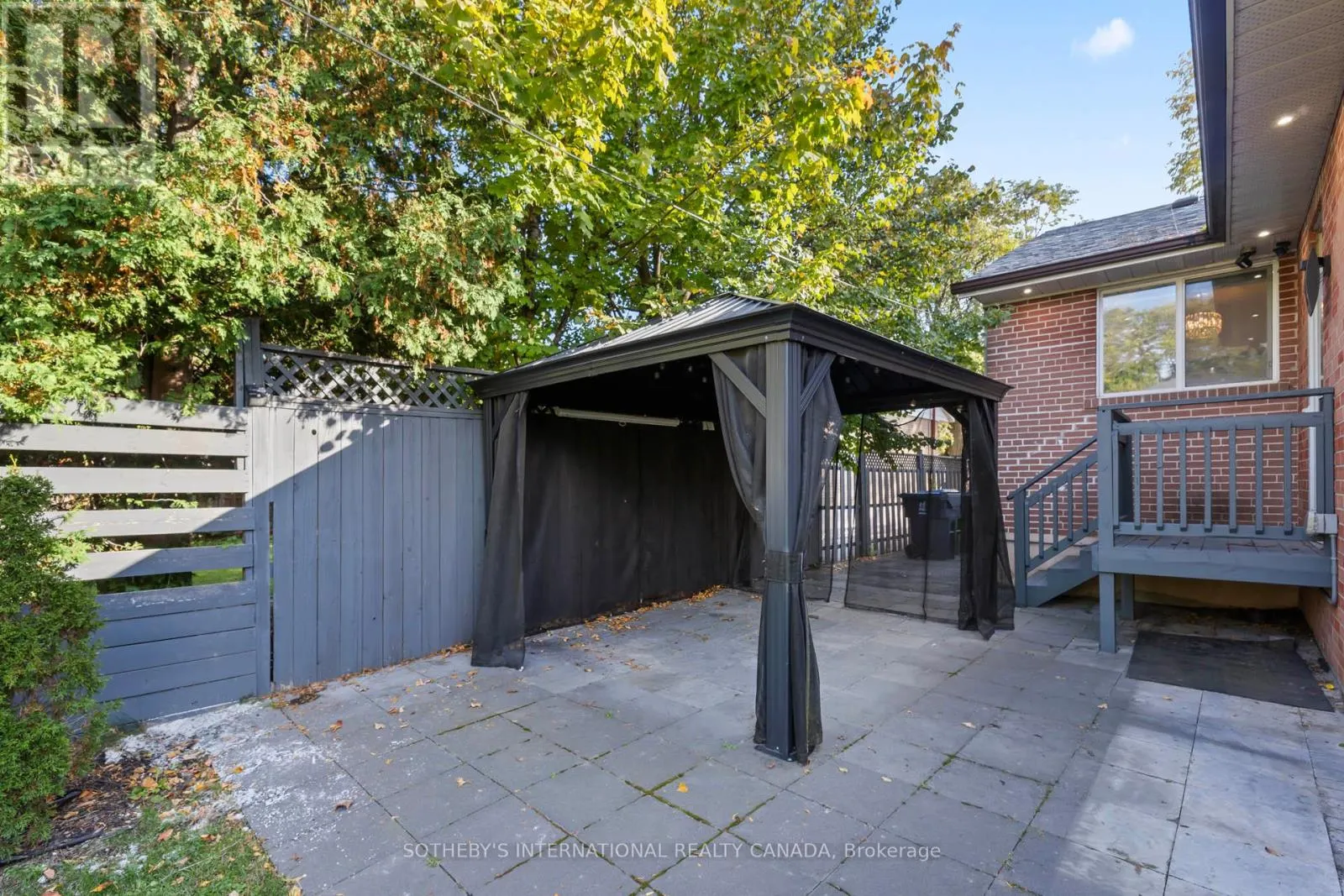 108 LYNEDOCK CRESCENT