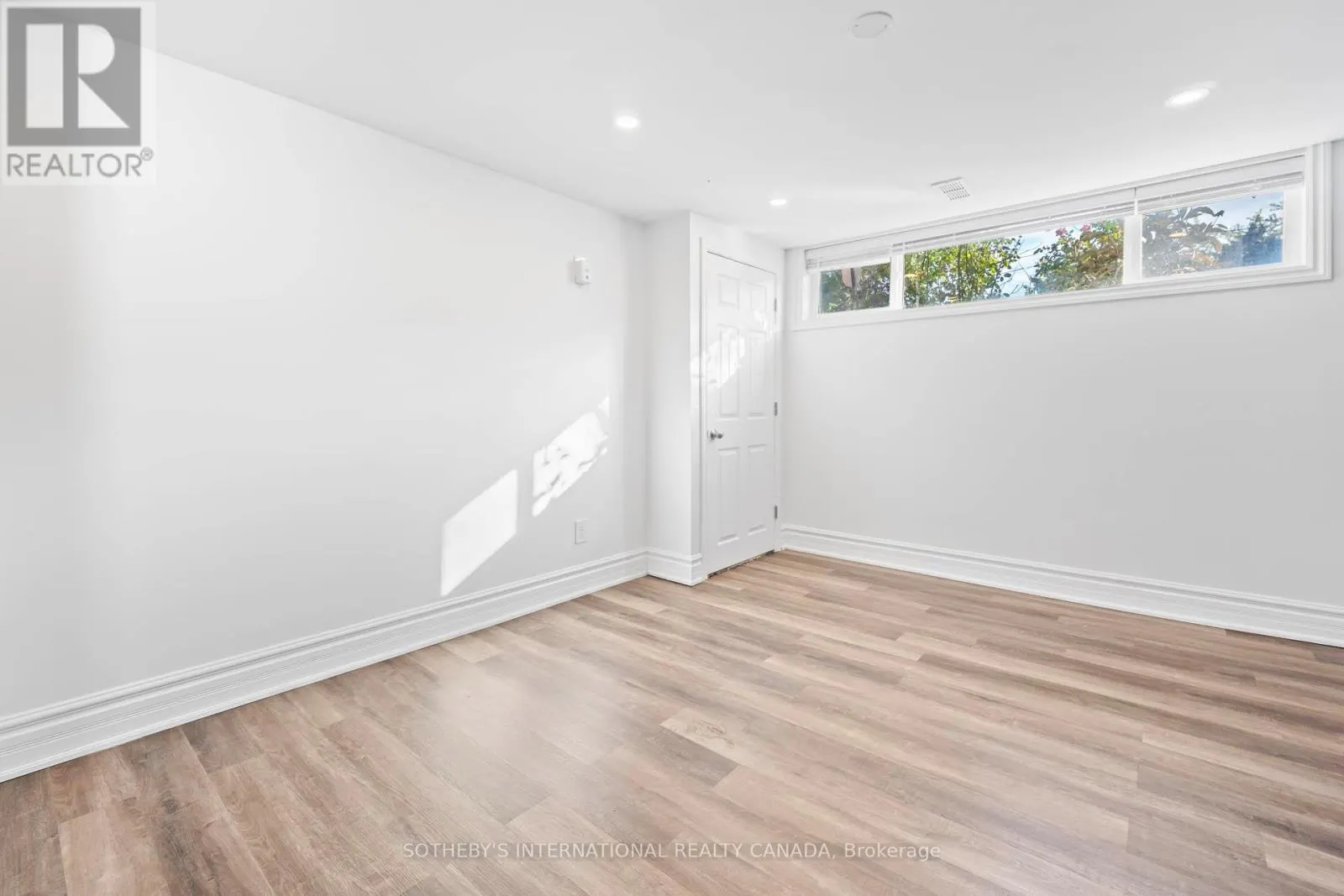 108 LYNEDOCK CRESCENT