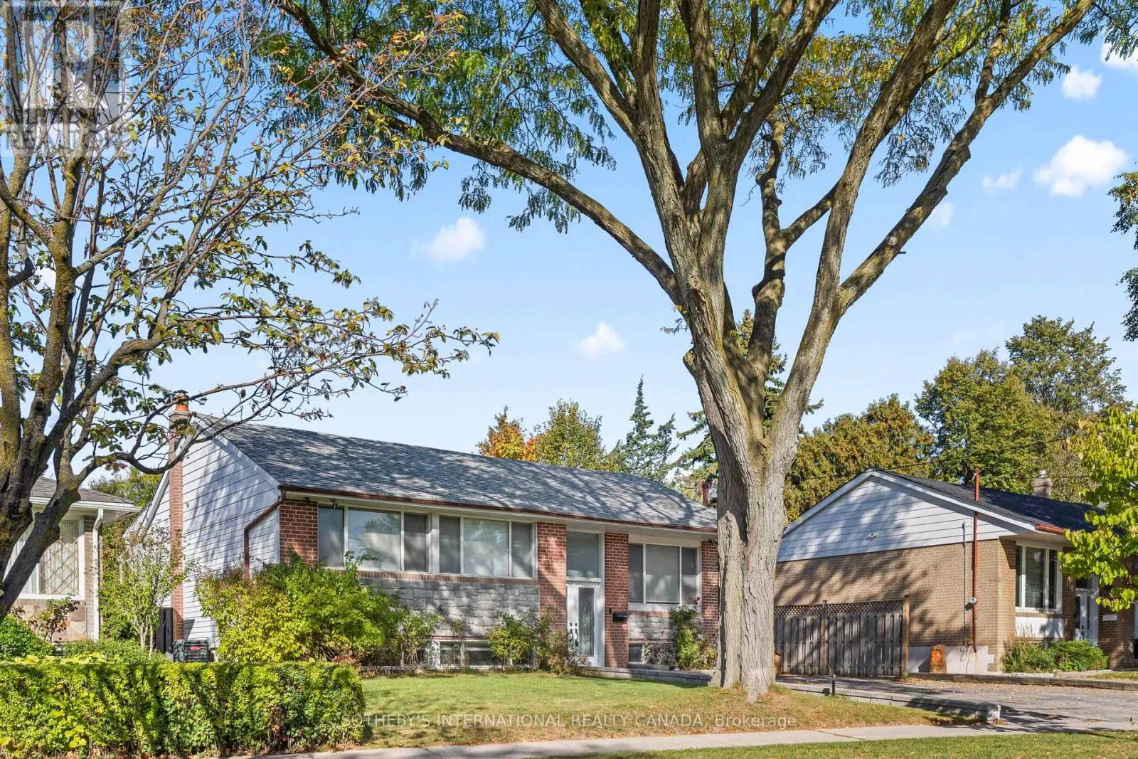 108 LYNEDOCK CRESCENT