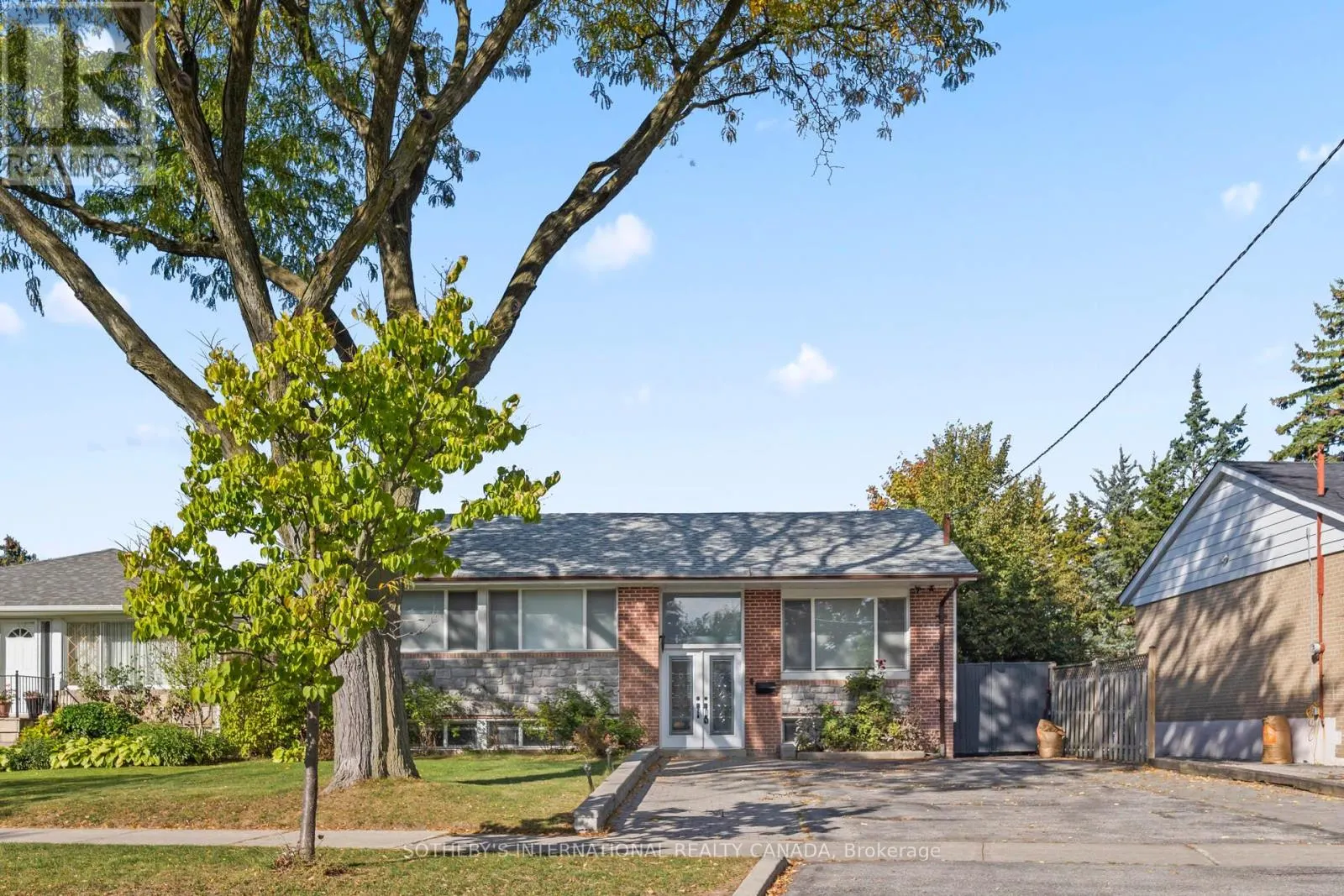 108 LYNEDOCK CRESCENT