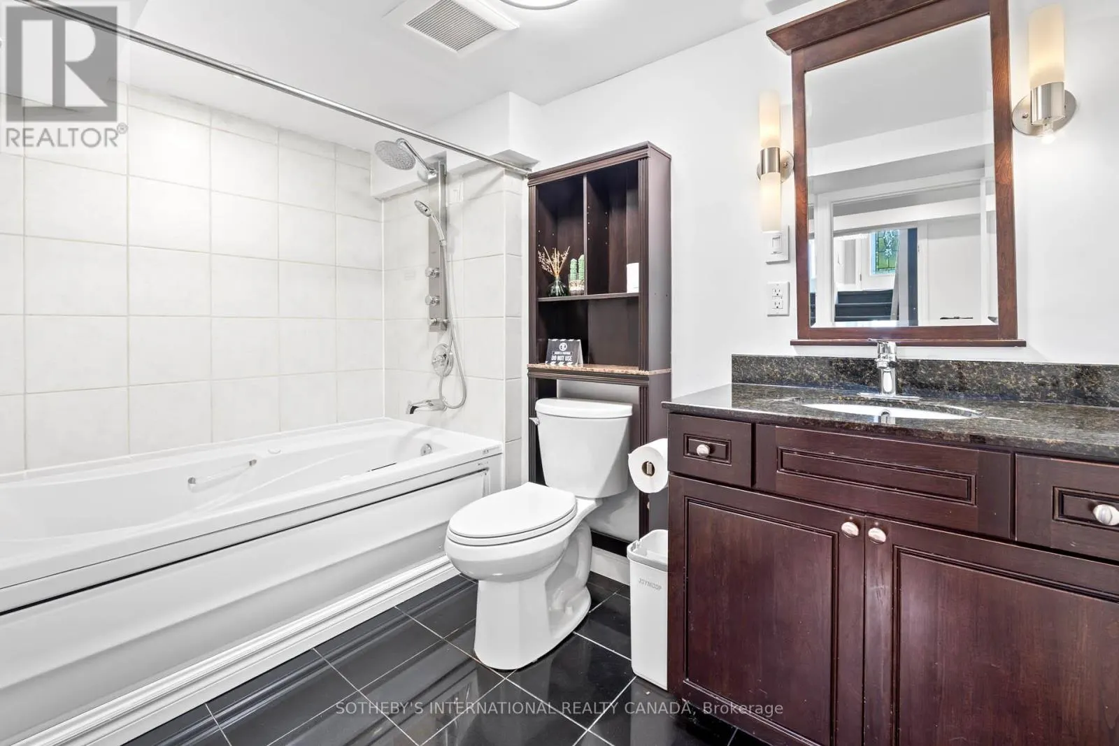 108 LYNEDOCK CRESCENT