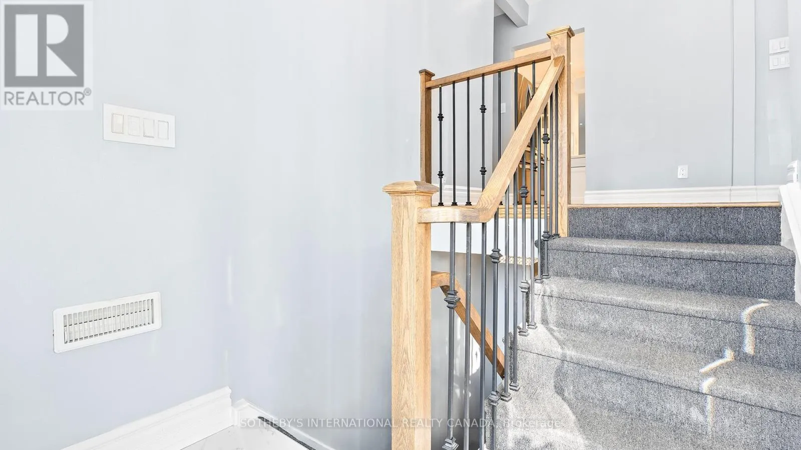 108 LYNEDOCK CRESCENT