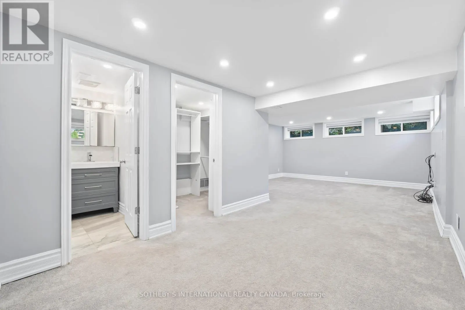 108 LYNEDOCK CRESCENT