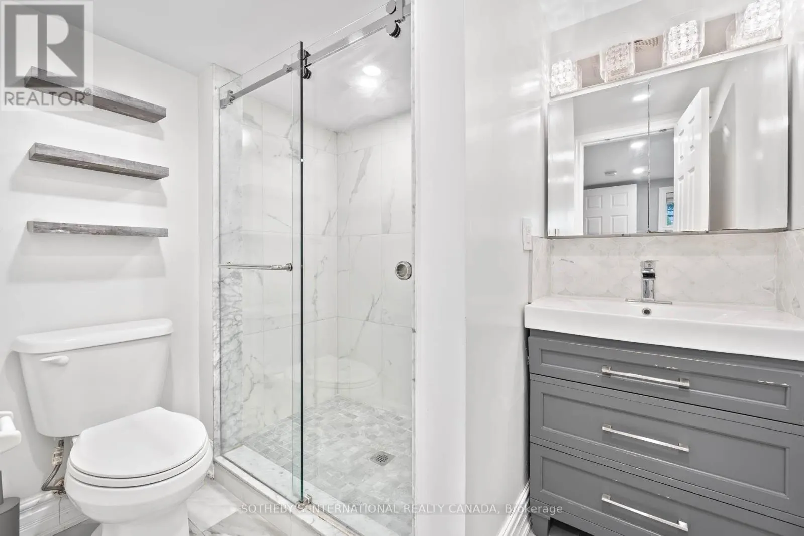 108 LYNEDOCK CRESCENT