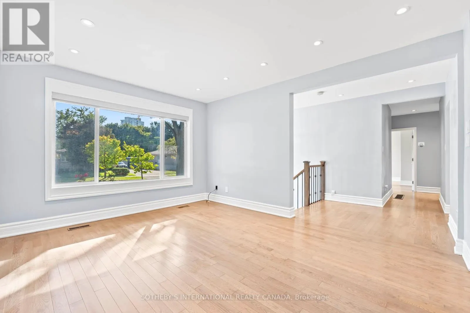 108 LYNEDOCK CRESCENT