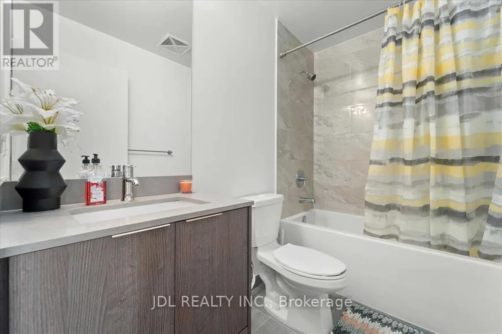 202 - 36 FOREST MANOR ROAD