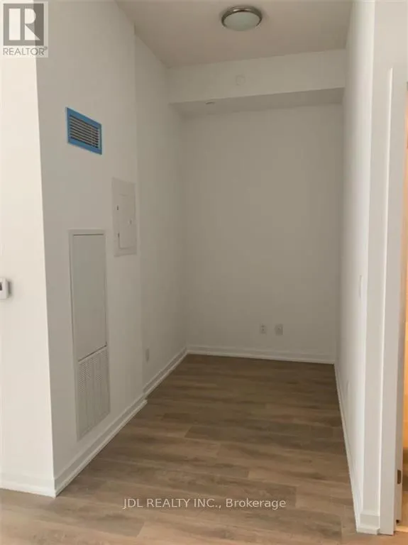 202 - 36 FOREST MANOR ROAD