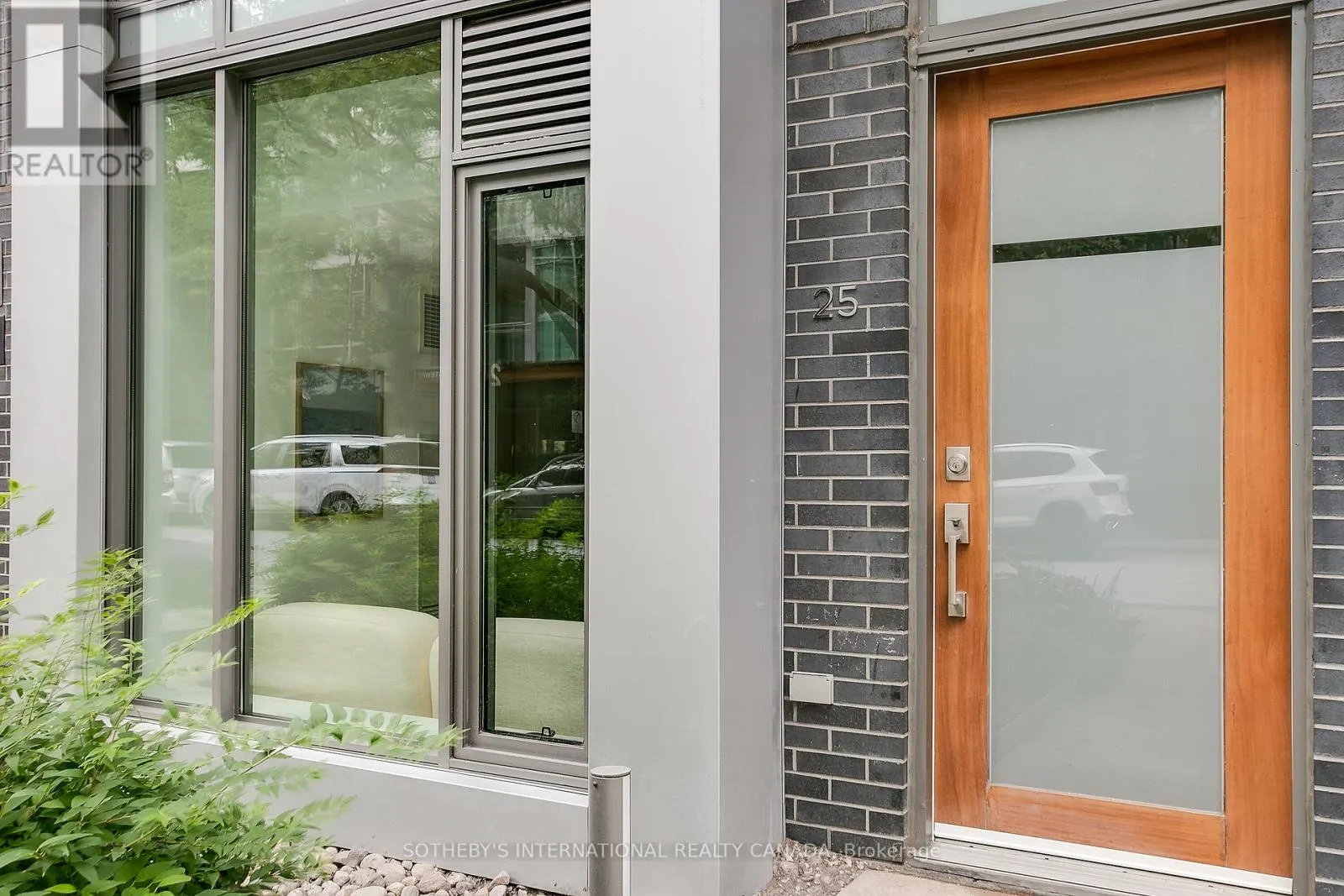 113 - 55 STEWART STREET