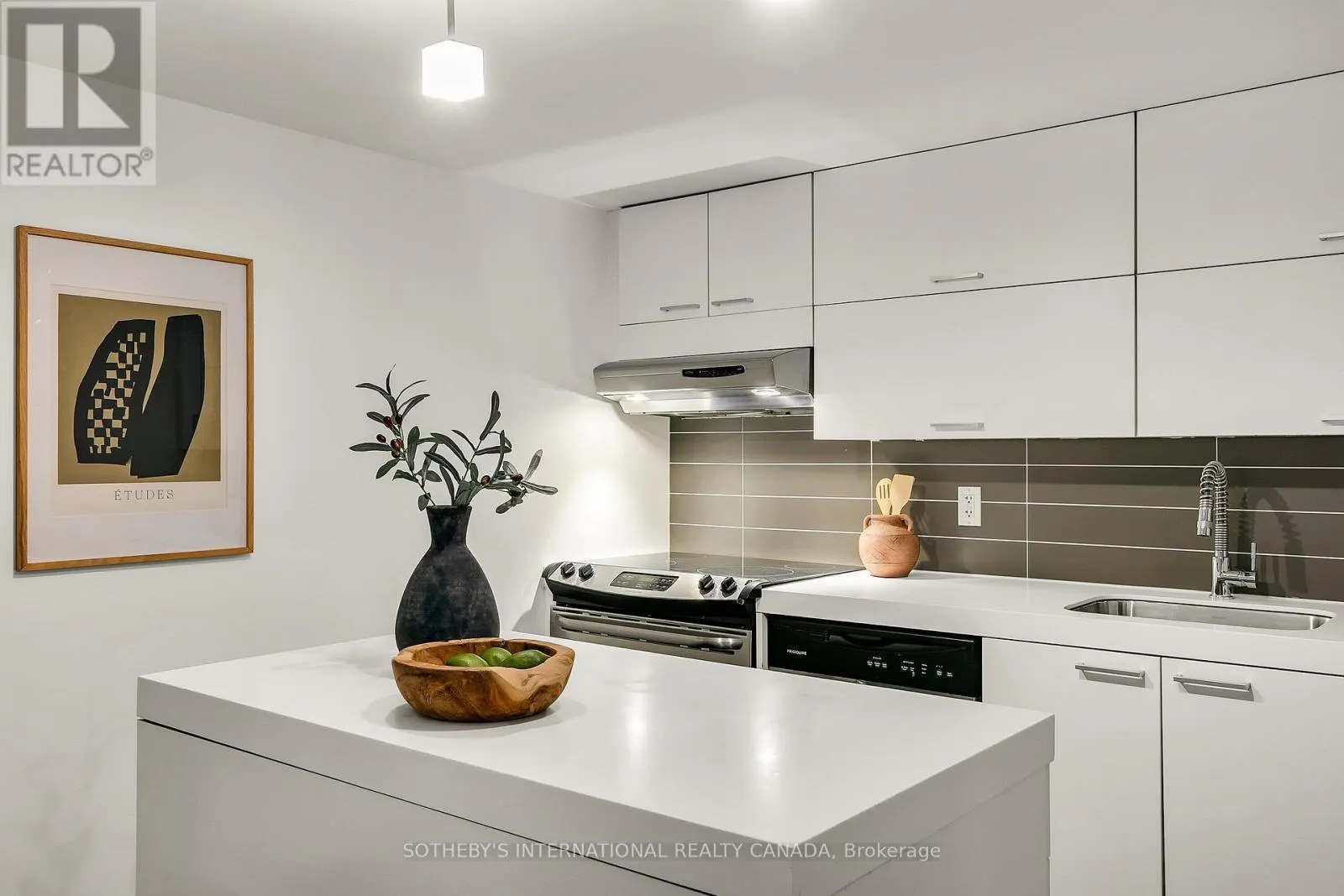 113 - 55 STEWART STREET