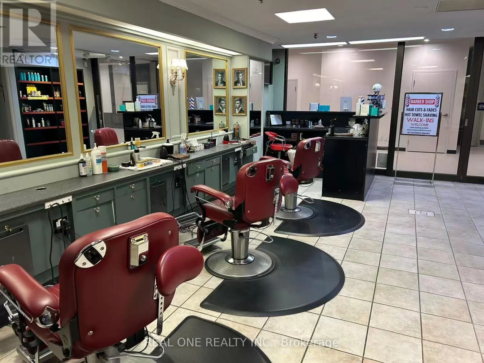 C8 - 123 QUEEN STREET W