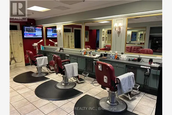 C8 - 123 QUEEN STREET W