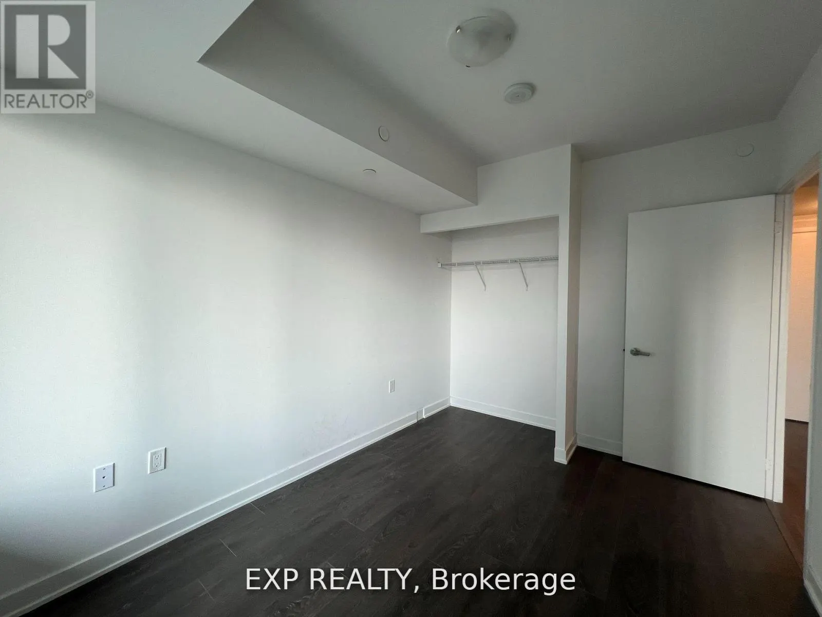 3213 - 195 REDPATH AVENUE