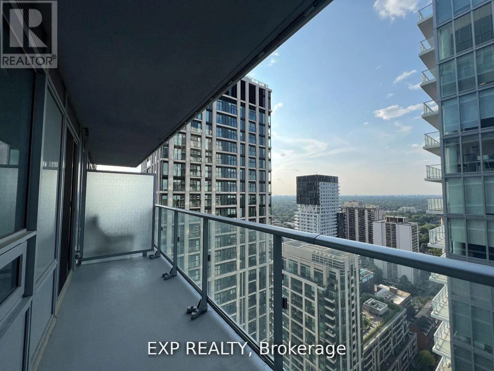 3213 - 195 REDPATH AVENUE